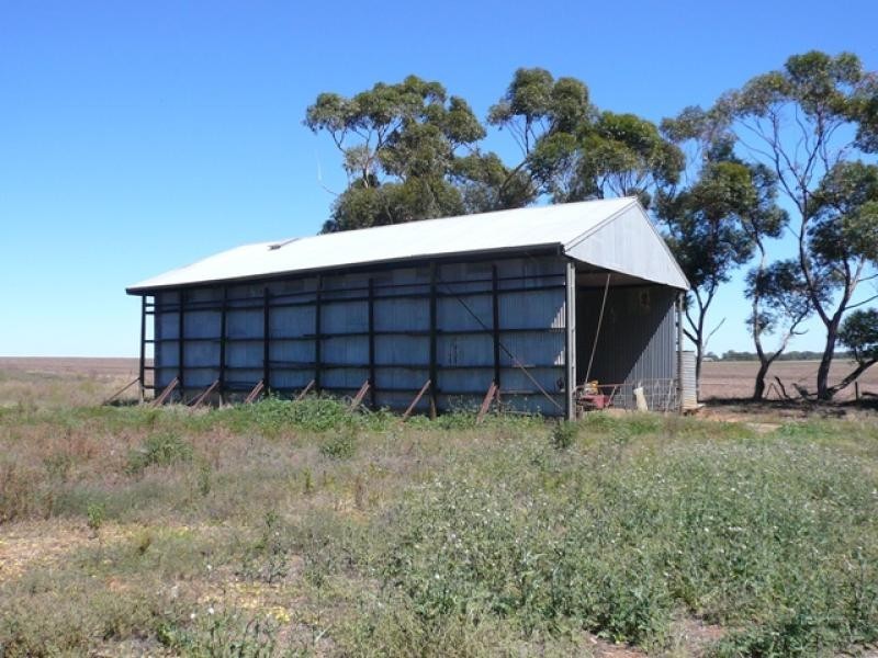 3281 Minyip St Arnaud Rd, Banyena VIC 3388