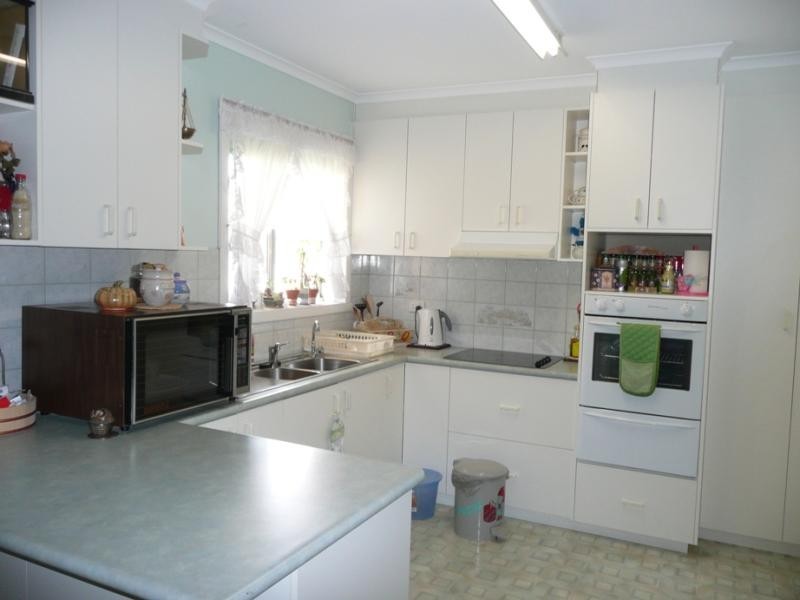 8 Lyall Avenue, Kerang VIC 3579