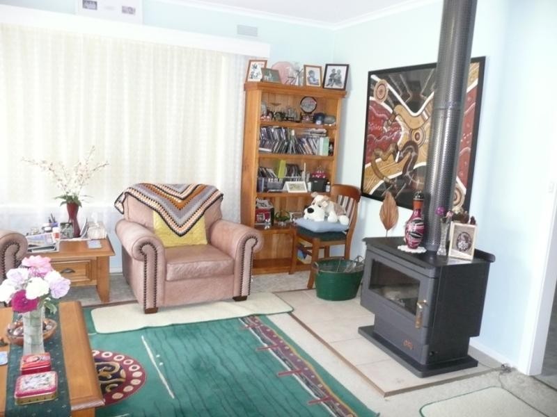 8 Lyall Avenue, Kerang VIC 3579