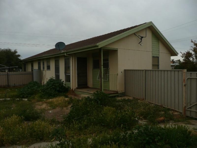 90 Lilac Avenue, Kerang VIC 3579