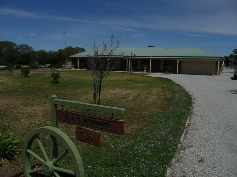 32 Airport Road, Kerang VIC 3579