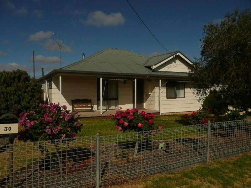 30 North Street, Kerang VIC 3579