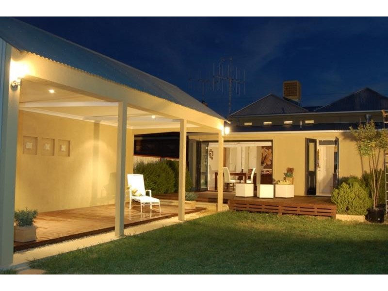 11 Muir Avenue, Kerang VIC 3579