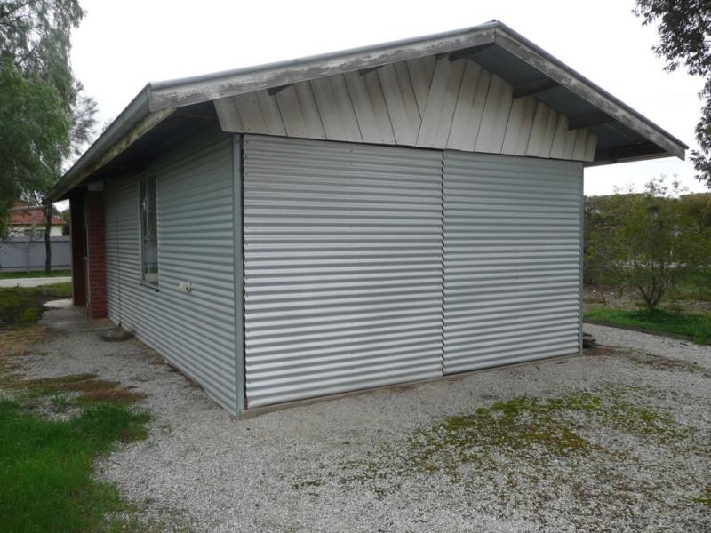 14 Collins Road, Kerang VIC 3579