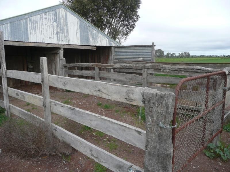 14 Collins Road, Kerang VIC 3579