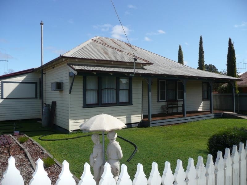 42 Albert Street, Kerang VIC 3579