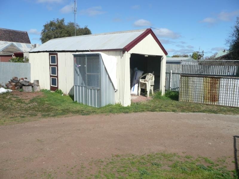 42 Albert Street, Kerang VIC 3579