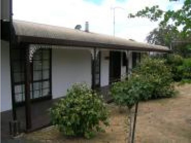 6 Rowan Street, St Arnaud VIC 3478