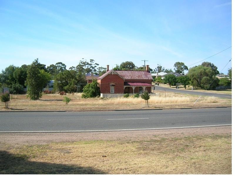 29 Navarre Rd, St Arnaud VIC 3478