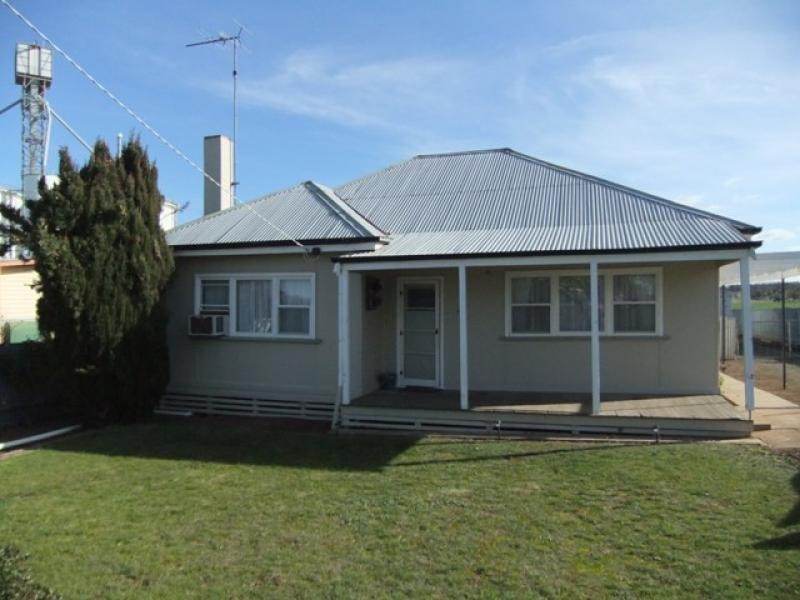 2 Currie Street, Charlton VIC 3525