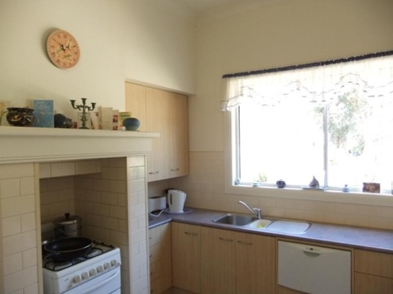 18 Queen Street, St Arnaud VIC 3478