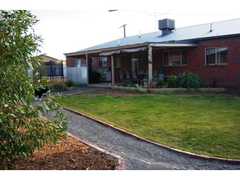 3 Florence Court, Donald VIC 3480