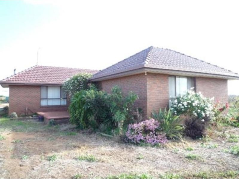 432 Cumnock Road, Tresco West VIC 3584