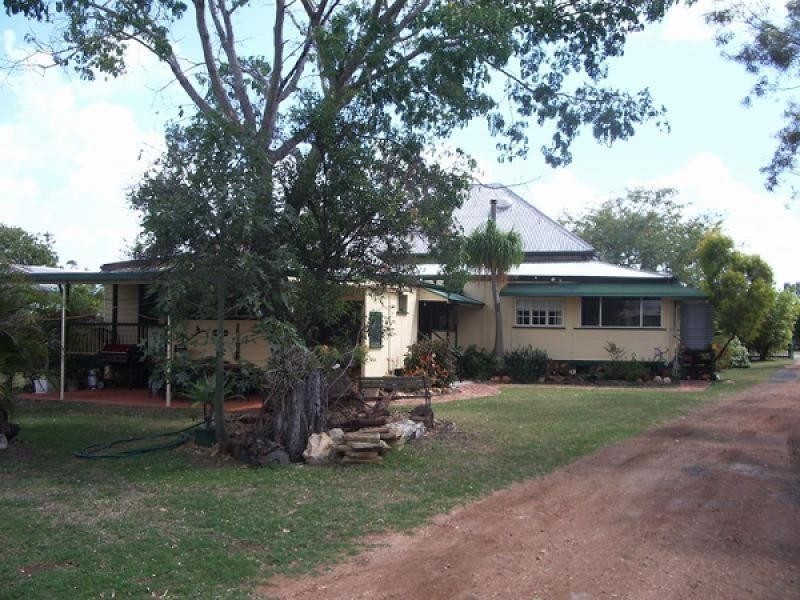 10 CONRAN STREET, Capella QLD 4723