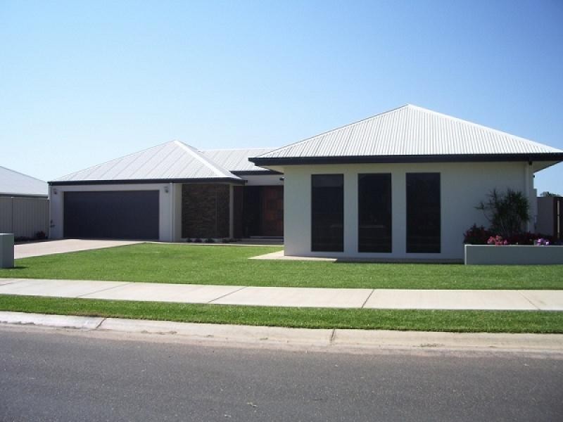 19 SAVILLE STREET, Emerald QLD 4720