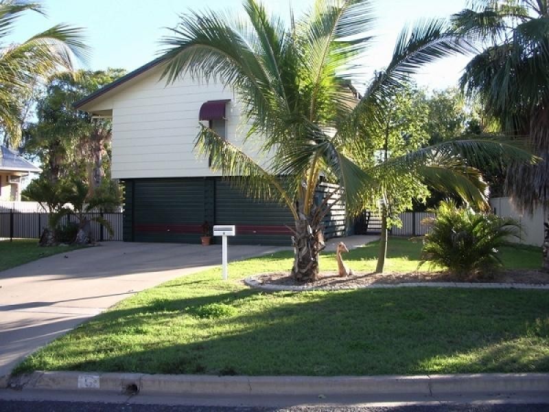 6 MICHELLE PLACE, Emerald QLD 4720