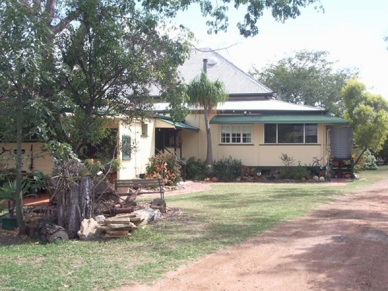 10 CONRAN STREET, Capella QLD 4723