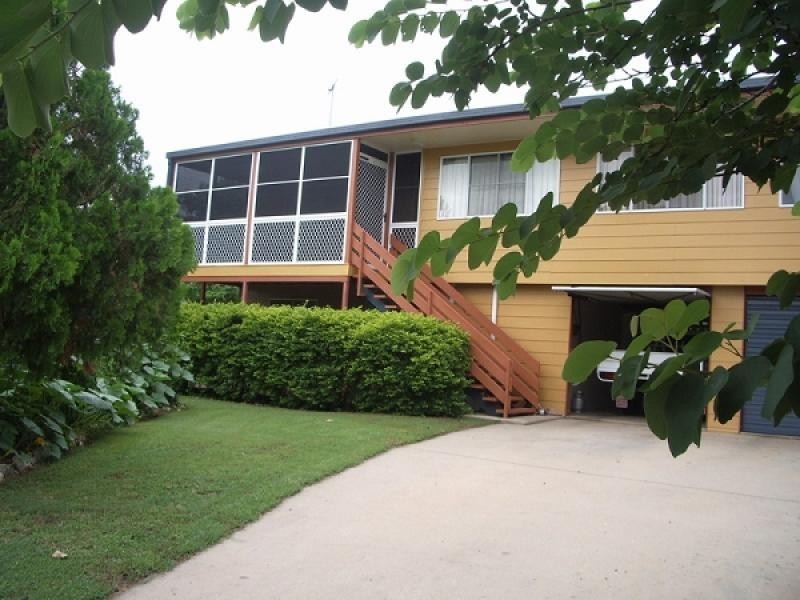 4 COLLEEN AVENUE, Emerald QLD 4720