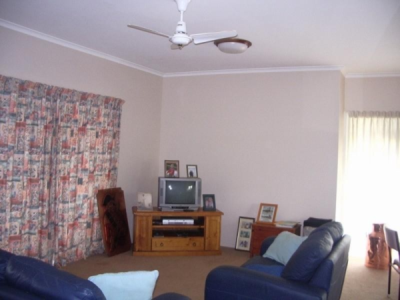 4 COLLEEN AVENUE, Emerald QLD 4720