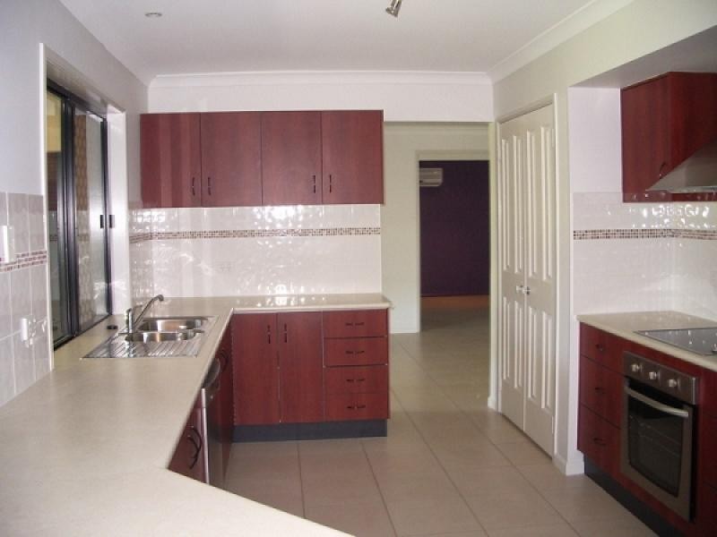 2 STAUNTON STREET, Emerald QLD 4720