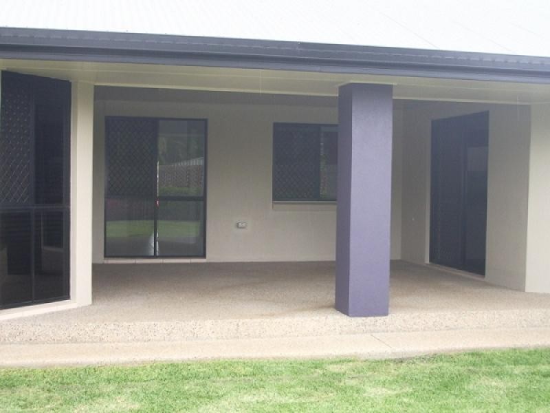 2 STAUNTON STREET, Emerald QLD 4720