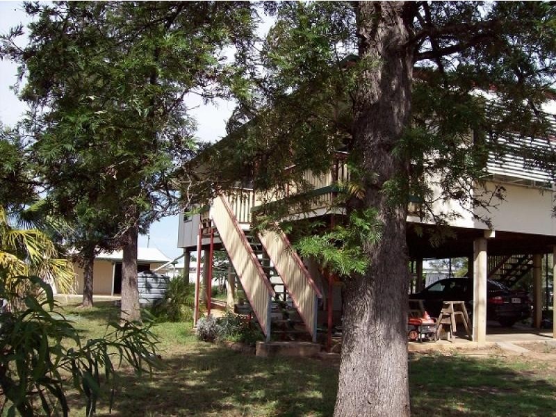 3 Huntley St, Capella QLD 4723