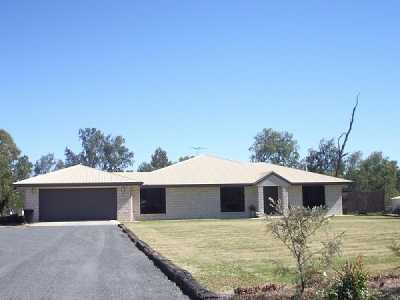 25 SILICA ROAD, Emerald QLD 4720