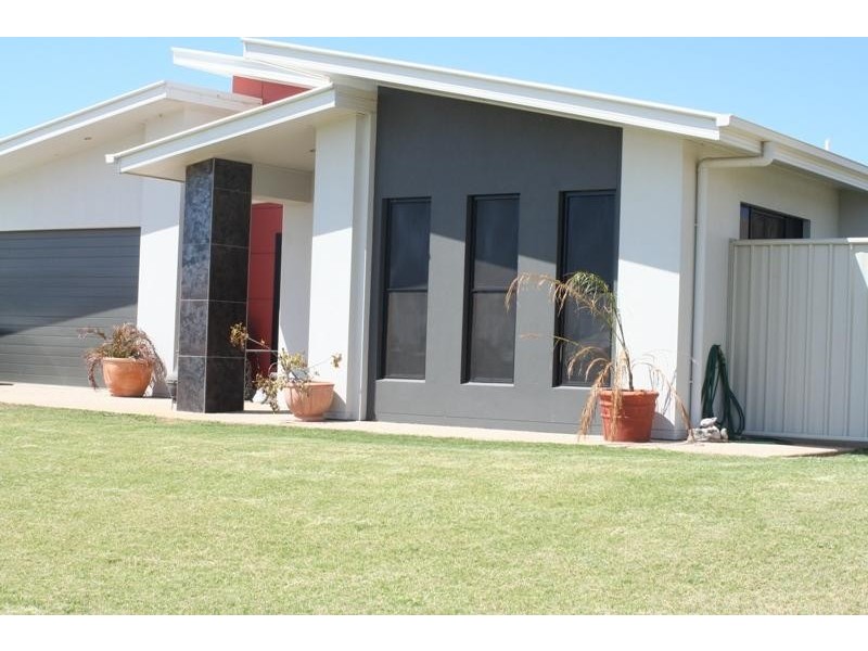 28 Brokenwood Street, Emerald QLD 4720
