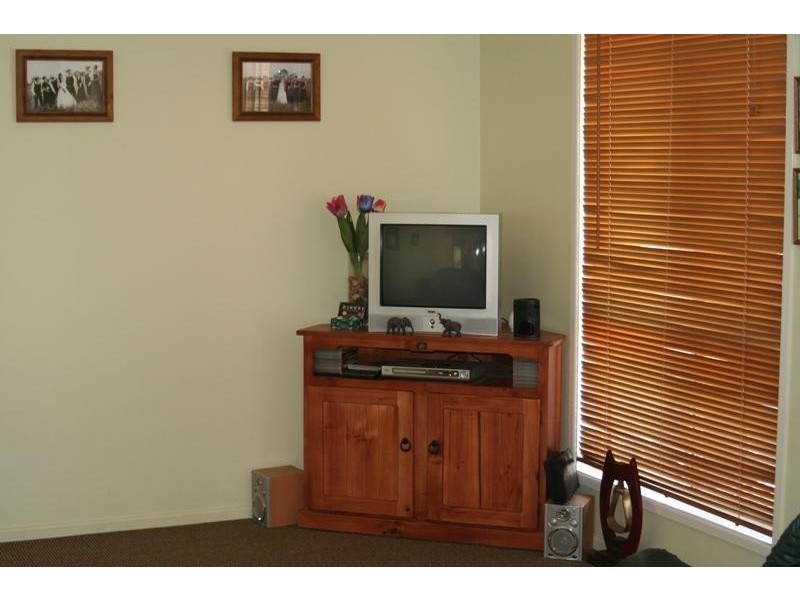 9 Barry Street, Emerald QLD 4720