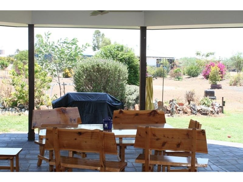 1 Fig Tree Court, Emerald QLD 4720