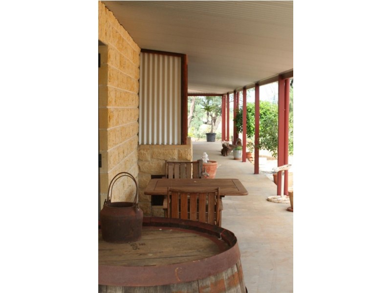 4 Eddy Drive, Capella QLD 4723