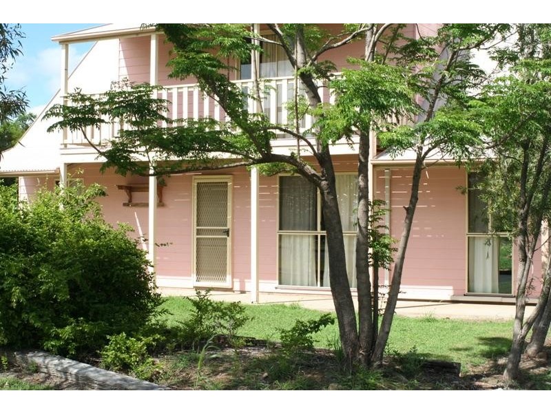 38 Bailey Street, Capella QLD 4723