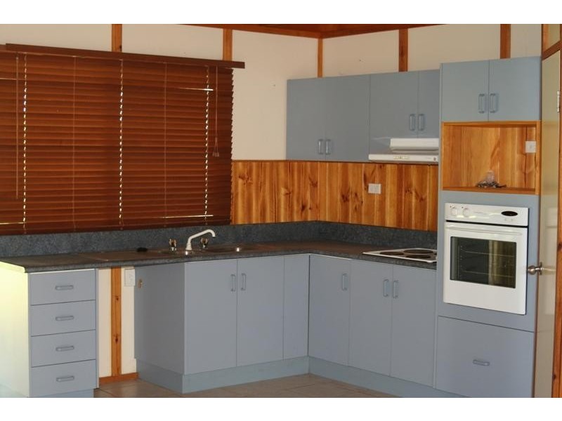 38 Bailey Street, Capella QLD 4723