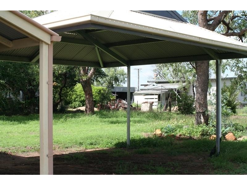 38 Bailey Street, Capella QLD 4723