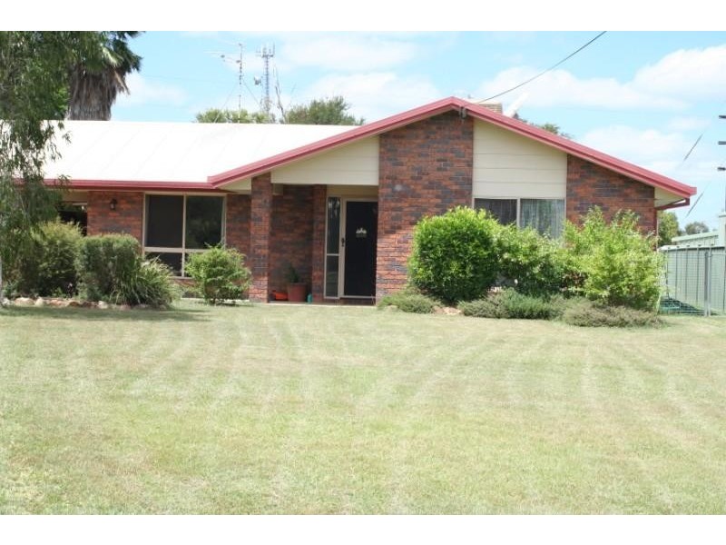 22 COWAN CRES, Emerald QLD 4720