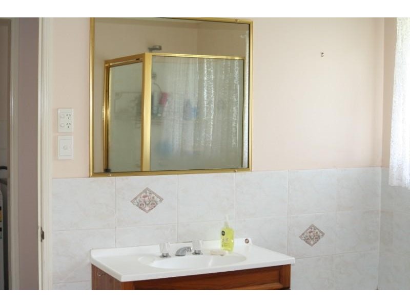 22 COWAN CRES, Emerald QLD 4720