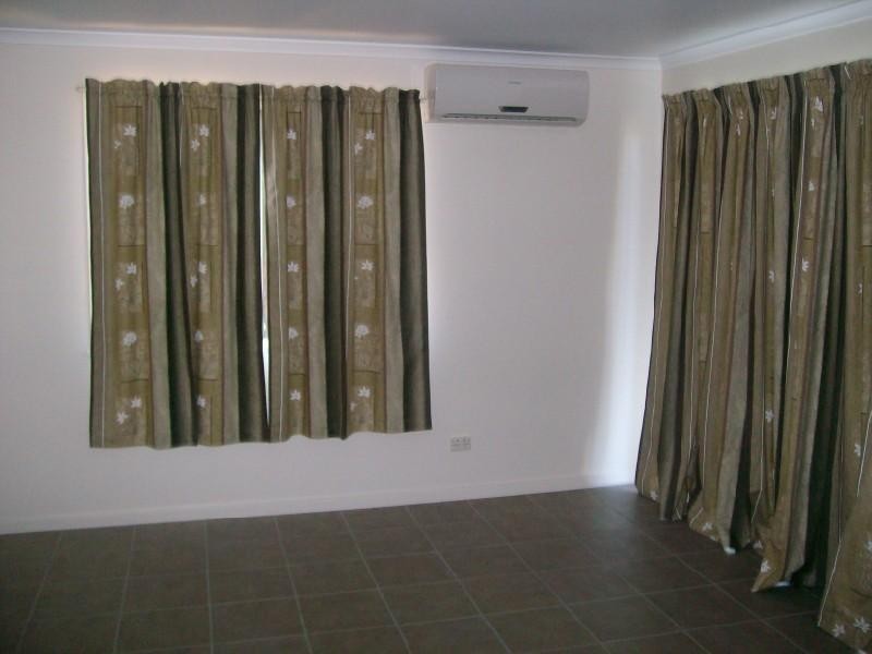 2 Edwards Place, Emerald QLD 4720