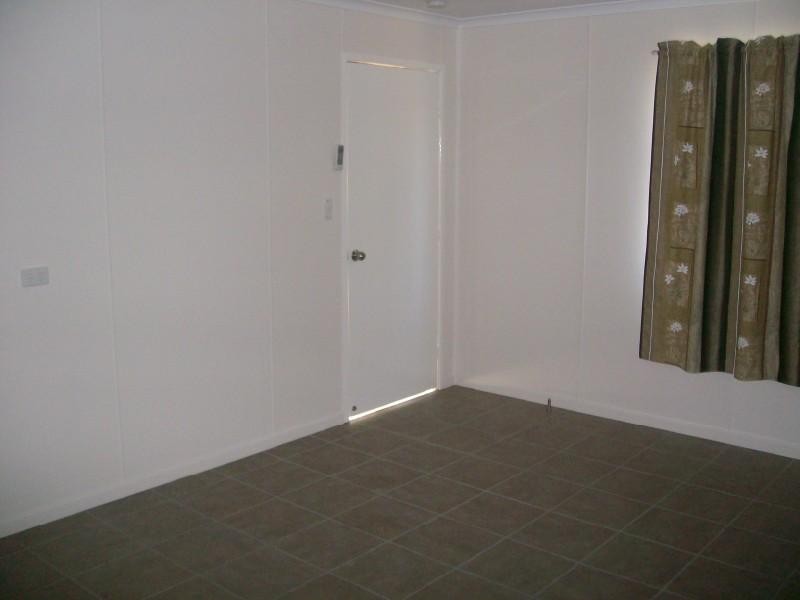 2 Edwards Place, Emerald QLD 4720