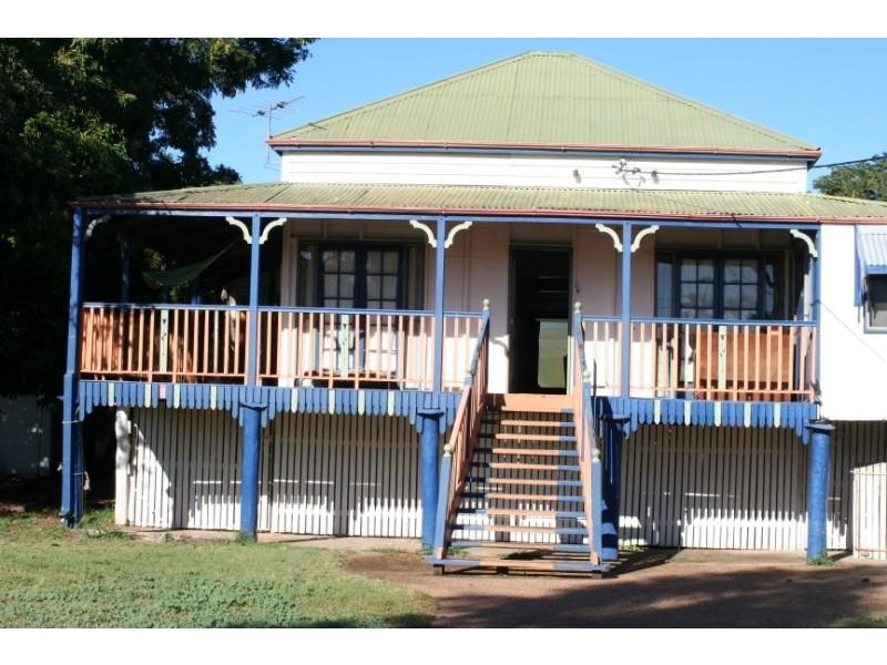 73 Gray Street, Emerald QLD 4720
