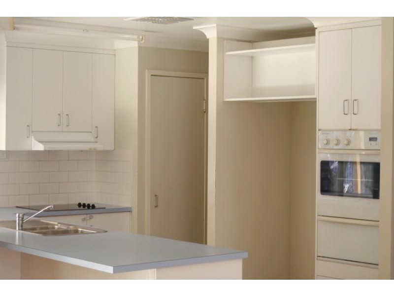 2 Chalmers Crescent, Emerald QLD 4720