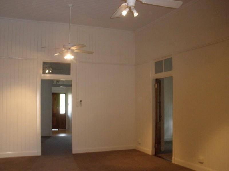 4 Little Street, Emerald QLD 4720