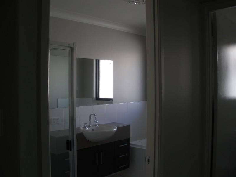 13 Rogers Street, Emerald QLD 4720