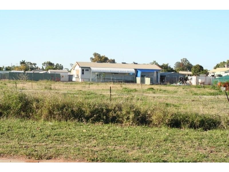 89 Esmond Street, Emerald QLD 4720
