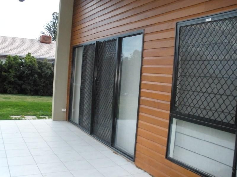 Unit 2/20 Riverview Street, Emerald QLD 4720