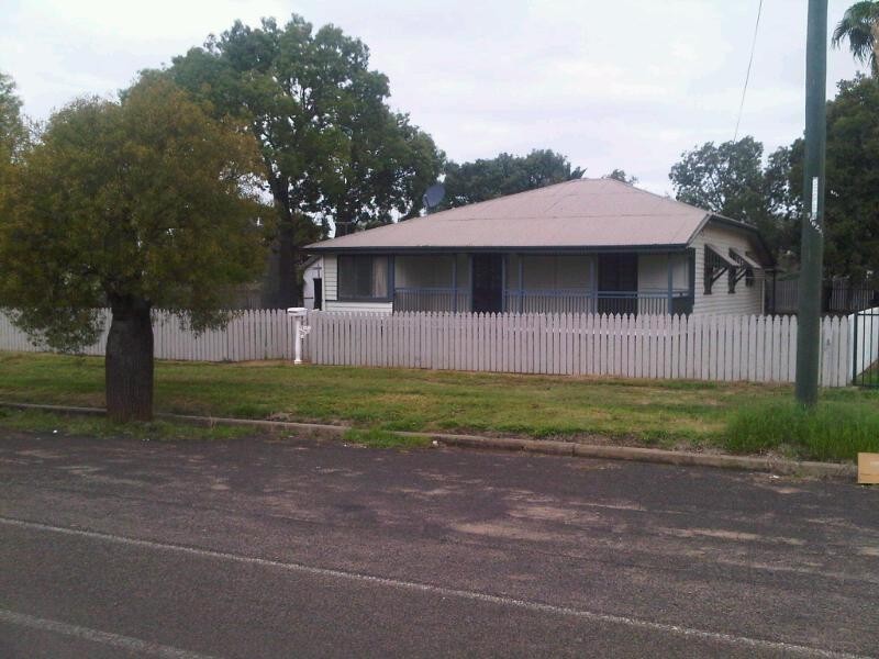 44 Bowen Street, Roma QLD 4455