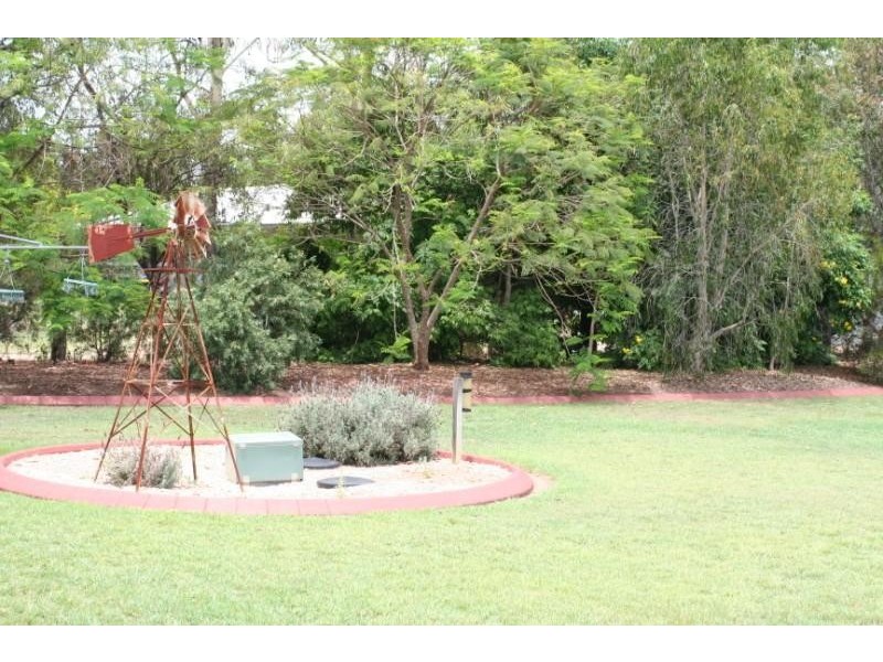 11 Country Lane, Emerald QLD 4720