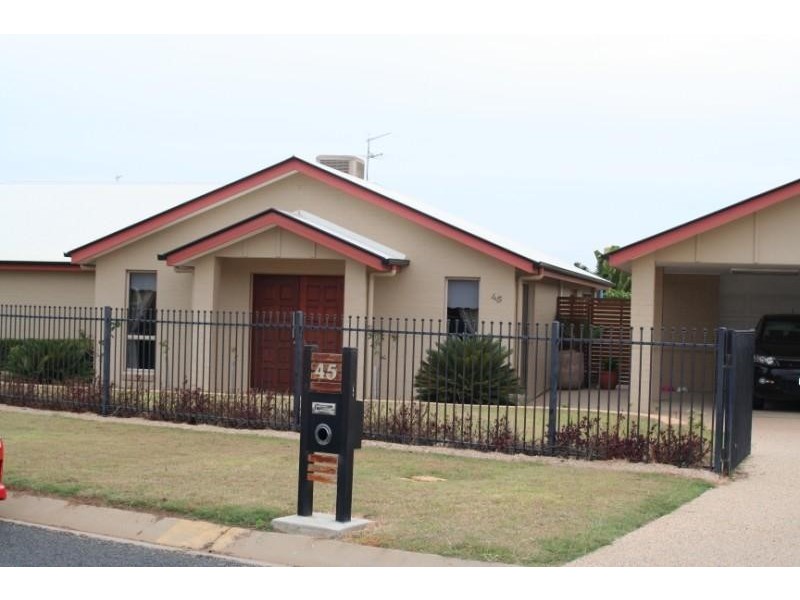 45 Crinum Crescent, Emerald QLD 4720