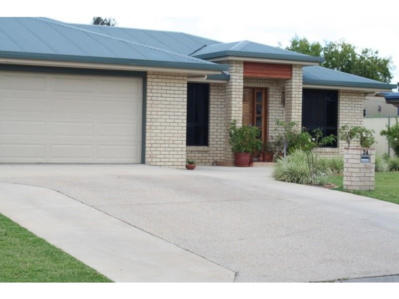 24 Dodd Drive, Emerald QLD 4720