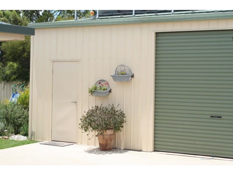 24 Dodd Drive, Emerald QLD 4720