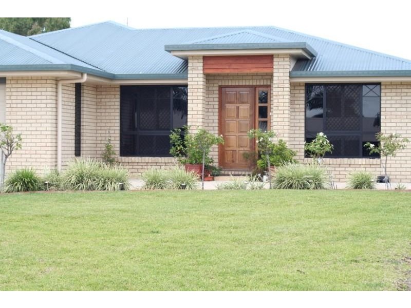 24 Dodd Drive, Emerald QLD 4720
